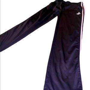Adidas jogging pants for boys!!! Great condition..